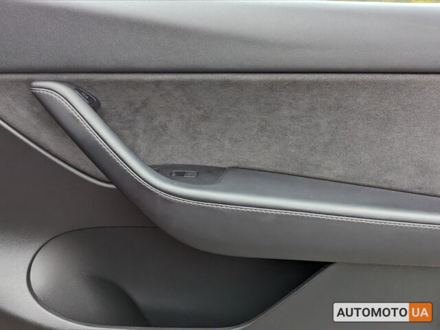 Красный Тесла Model Y, объемом двигателя 85 л и пробегом 64 тыс. км за 33200 $, фото 13 на Automoto.ua