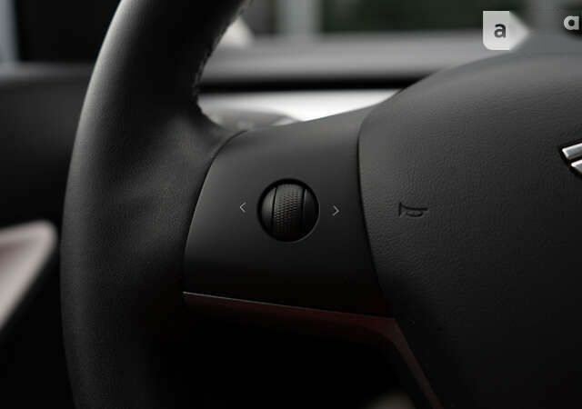 Тесла Model Y, объемом двигателя 0 л и пробегом 41 тыс. км за 42000 $, фото 27 на Automoto.ua