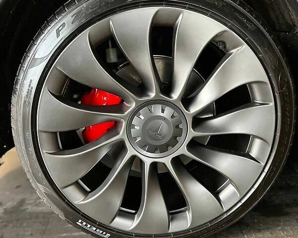 Тесла Model Y, объемом двигателя 0 л и пробегом 4 тыс. км за 64900 $, фото 2 на Automoto.ua