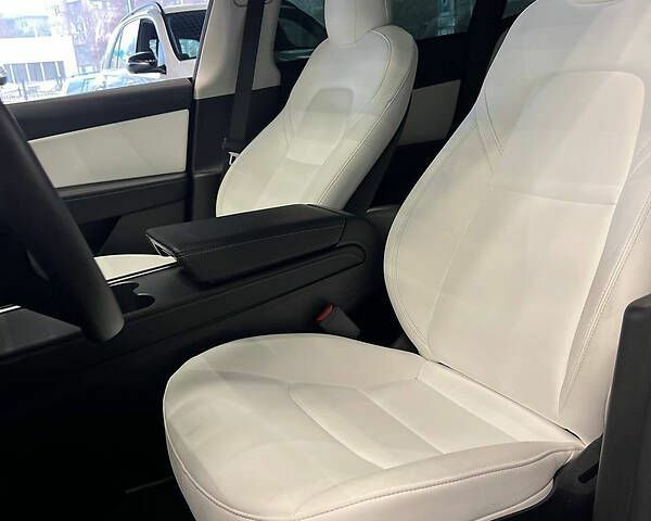 Тесла Model Y, объемом двигателя 0 л и пробегом 4 тыс. км за 64900 $, фото 23 на Automoto.ua
