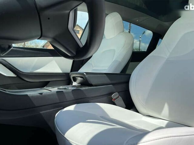 Тесла Model Y, объемом двигателя 0 л и пробегом 70 тыс. км за 26500 $, фото 12 на Automoto.ua
