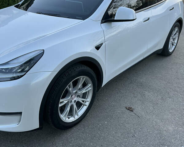 Тесла Model Y 2020 в Ивано-Франковске на Automoto.ua Тесла Model Y, объемом двигателя 0 л и пробегом 106 тыс. км за 30000 $, фото 1 на Automoto.ua