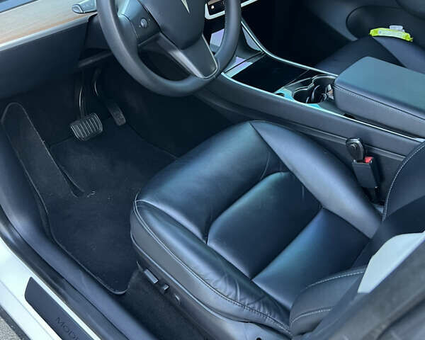 Тесла Model Y 2020 в Ивано-Франковске на Automoto.ua Тесла Model Y, объемом двигателя 0 л и пробегом 106 тыс. км за 30000 $, фото 2 на Automoto.ua