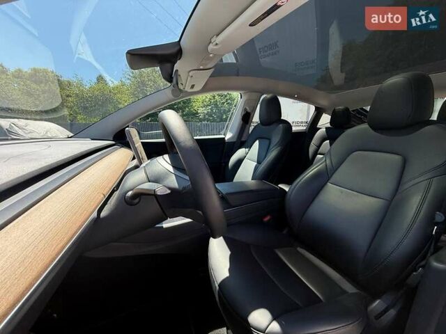 Тесла Model Y, объемом двигателя 0 л и пробегом 112 тыс. км за 16900 $, фото 14 на Automoto.ua