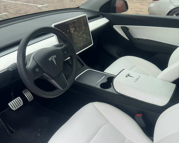 Тесла Model Y, объемом двигателя 0 л и пробегом 36 тыс. км за 24000 $, фото 3 на Automoto.ua