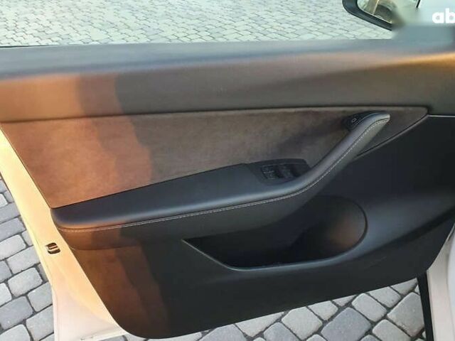 Тесла Model Y, объемом двигателя 0 л и пробегом 21 тыс. км за 31500 $, фото 8 на Automoto.ua