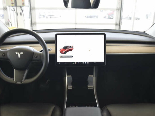 Тесла Model Y, объемом двигателя 0 л и пробегом 46 тыс. км за 29999 $, фото 11 на Automoto.ua