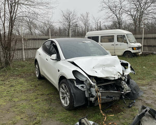 Тесла Model Y, объемом двигателя 0 л и пробегом 70 тыс. км за 15500 $, фото 1 на Automoto.ua