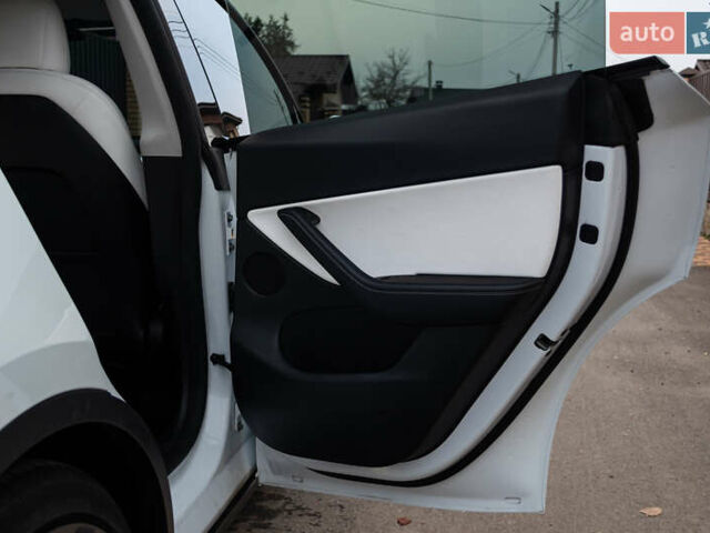 Тесла Model Y, объемом двигателя 0 л и пробегом 54 тыс. км за 28900 $, фото 29 на Automoto.ua