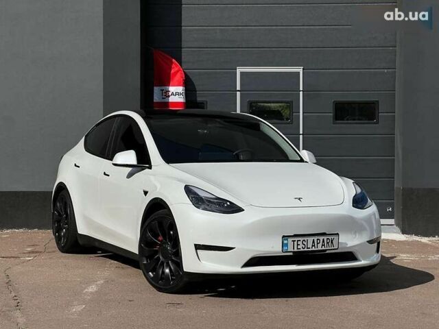 Тесла Model Y, объемом двигателя 0 л и пробегом 28 тыс. км за 29999 $, фото 1 на Automoto.ua