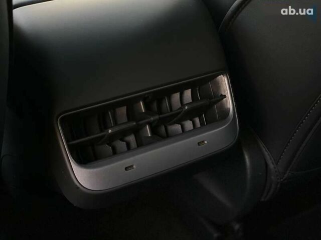 Тесла Model Y, объемом двигателя 0 л и пробегом 66 тыс. км за 28500 $, фото 10 на Automoto.ua