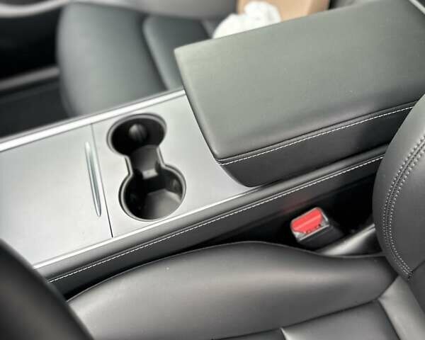 Тесла Model Y, объемом двигателя 0 л и пробегом 53 тыс. км за 26700 $, фото 9 на Automoto.ua