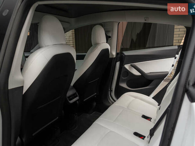Тесла Model Y, объемом двигателя 0 л и пробегом 54 тыс. км за 28900 $, фото 26 на Automoto.ua