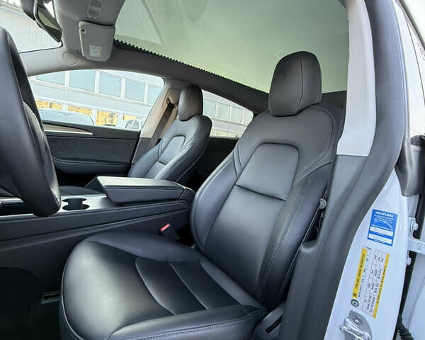 Тесла Model Y, объемом двигателя 0 л и пробегом 49 тыс. км за 37500 $, фото 2 на Automoto.ua