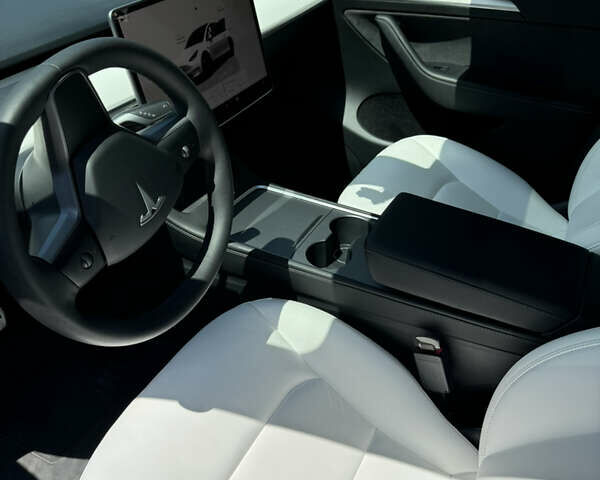 Тесла Model Y, объемом двигателя 0 л и пробегом 30 тыс. км за 33100 $, фото 7 на Automoto.ua