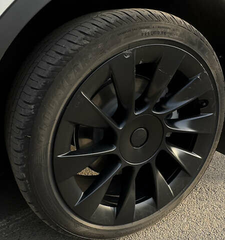 Тесла Model Y, объемом двигателя 0 л и пробегом 24 тыс. км за 32950 $, фото 11 на Automoto.ua