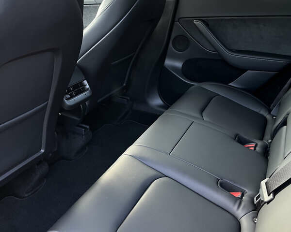 Тесла Model Y, объемом двигателя 0 л и пробегом 21 тыс. км за 28944 $, фото 14 на Automoto.ua