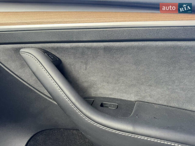 Тесла Model Y, объемом двигателя 0 л и пробегом 36 тыс. км за 29900 $, фото 13 на Automoto.ua