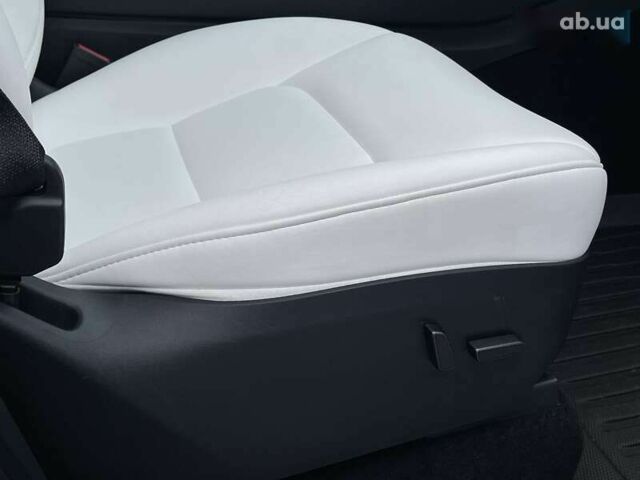 Тесла Model Y, объемом двигателя 0 л и пробегом 25 тыс. км за 36700 $, фото 25 на Automoto.ua