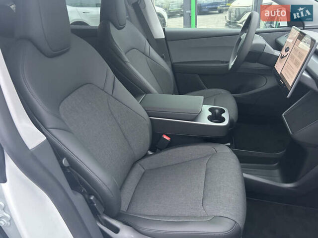 Тесла Model Y, объемом двигателя 0 л и пробегом 1 тыс. км за 48900 $, фото 23 на Automoto.ua