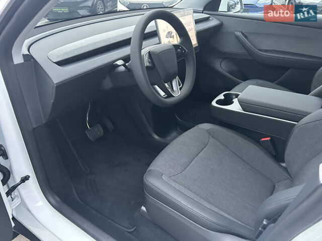 Тесла Model Y, объемом двигателя 0 л и пробегом 1 тыс. км за 48900 $, фото 7 на Automoto.ua