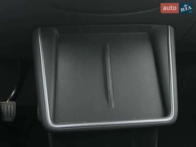 Тесла Model Y, объемом двигателя 0 л и пробегом 1 тыс. км за 48900 $, фото 18 на Automoto.ua