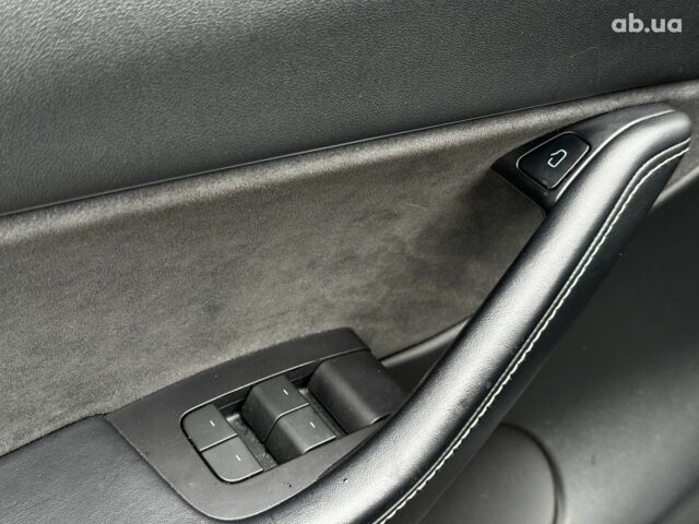 Серый Тесла Model Y, объемом двигателя 0 л и пробегом 98 тыс. км за 29490 $, фото 11 на Automoto.ua