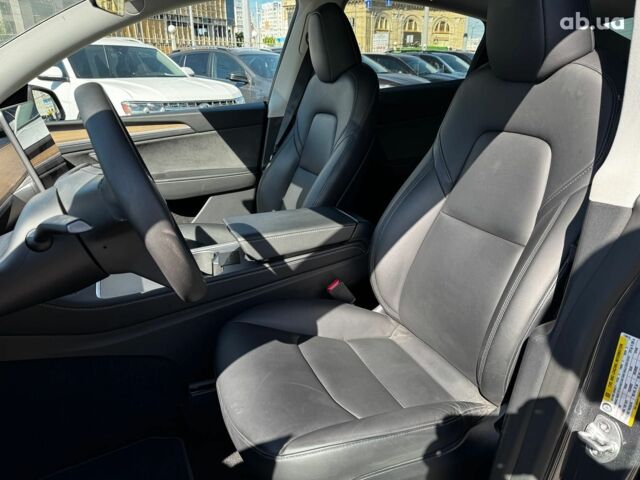 Сірий Тесла Model Y, об'ємом двигуна 0 л та пробігом 42 тис. км за 31490 $, фото 10 на Automoto.ua