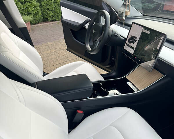 Серый Тесла Model Y, объемом двигателя 0 л и пробегом 117 тыс. км за 22000 $, фото 14 на Automoto.ua