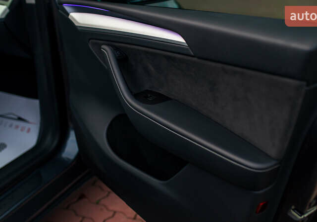 Сірий Тесла Model Y, об'ємом двигуна 0 л та пробігом 75 тис. км за 26499 $, фото 38 на Automoto.ua