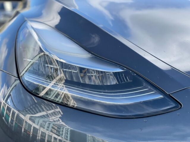 Серый Тесла Model Y, объемом двигателя 0 л и пробегом 35 тыс. км за 37990 $, фото 9 на Automoto.ua