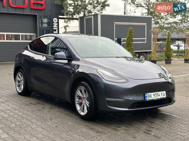 Серый Тесла Model Y, объемом двигателя 0 л и пробегом 92 тыс. км за 23500 $, фото 2 на Automoto.ua