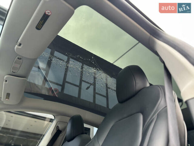 Серый Тесла Model Y, объемом двигателя 0 л и пробегом 92 тыс. км за 23500 $, фото 17 на Automoto.ua