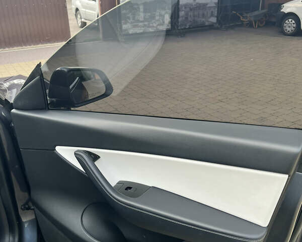 Серый Тесла Model Y, объемом двигателя 0 л и пробегом 117 тыс. км за 22000 $, фото 16 на Automoto.ua