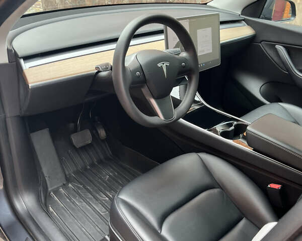 Серый Тесла Model Y, объемом двигателя 0 л и пробегом 41 тыс. км за 28500 $, фото 8 на Automoto.ua
