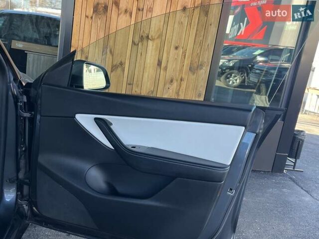 Сірий Тесла Model Y, об'ємом двигуна 0 л та пробігом 81 тис. км за 21499 $, фото 22 на Automoto.ua