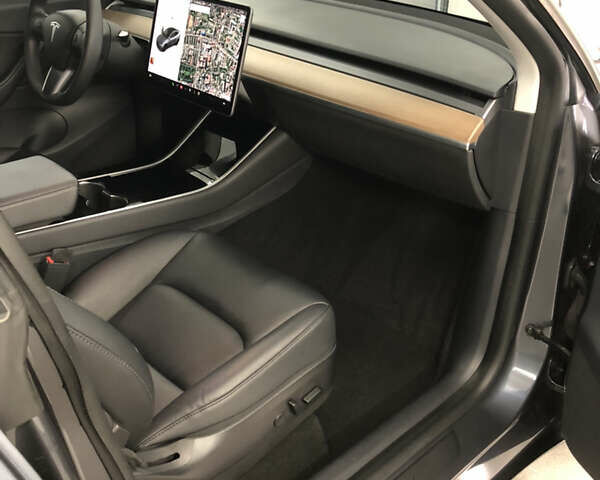 Серый Тесла Model Y, объемом двигателя 0 л и пробегом 12 тыс. км за 28500 $, фото 28 на Automoto.ua