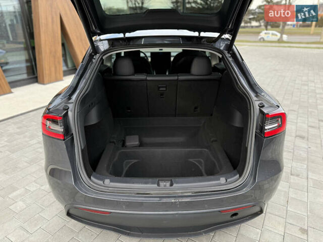 Тесла Model Y 2020 в Луцке на Automoto.ua Серый Тесла Model Y, объемом двигателя 0 л и пробегом 112 тыс. км за 21300 $, фото 9 на Automoto.ua