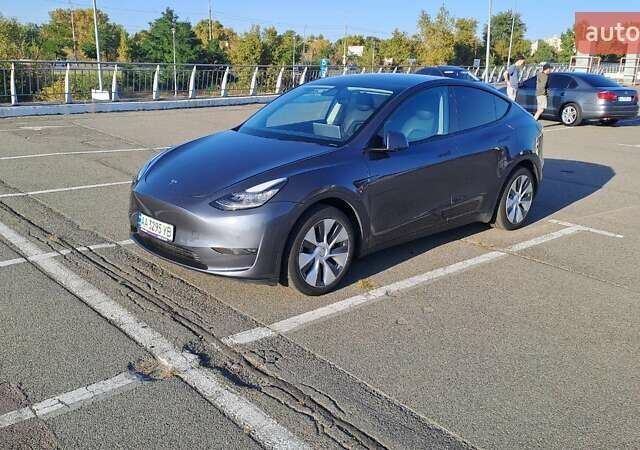 Серый Тесла Model Y, объемом двигателя 0 л и пробегом 114 тыс. км за 25500 $, фото 2 на Automoto.ua