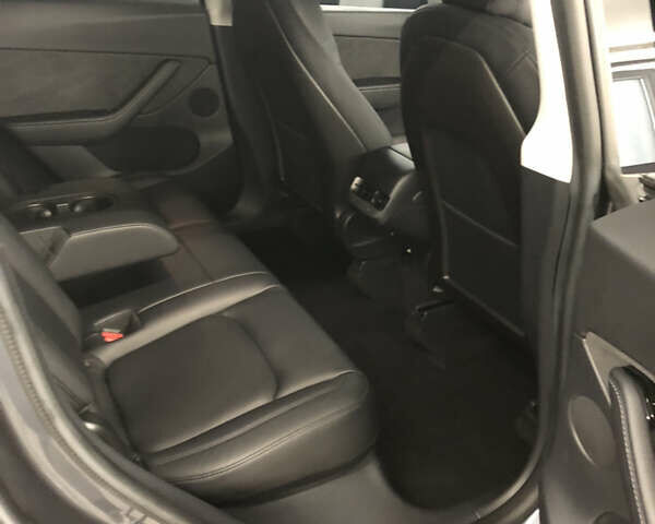 Серый Тесла Model Y, объемом двигателя 0 л и пробегом 12 тыс. км за 28500 $, фото 27 на Automoto.ua