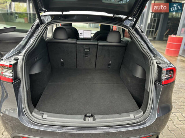 Серый Тесла Model Y, объемом двигателя 0 л и пробегом 92 тыс. км за 23500 $, фото 10 на Automoto.ua