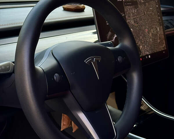 Серый Тесла Model Y, объемом двигателя 0 л и пробегом 100 тыс. км за 23000 $, фото 27 на Automoto.ua