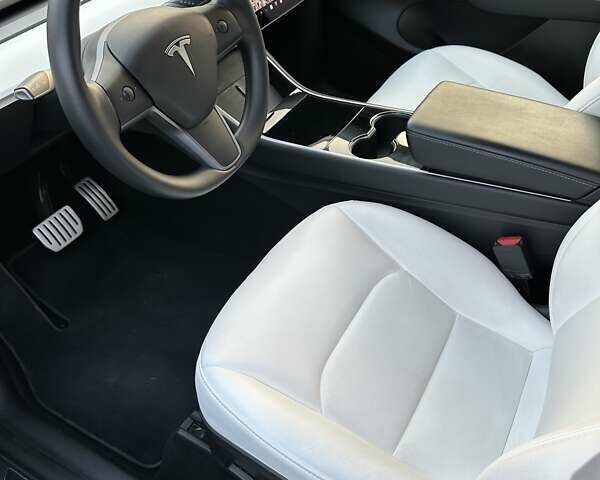 Сірий Тесла Model Y, об'ємом двигуна 0 л та пробігом 51 тис. км за 26000 $, фото 10 на Automoto.ua