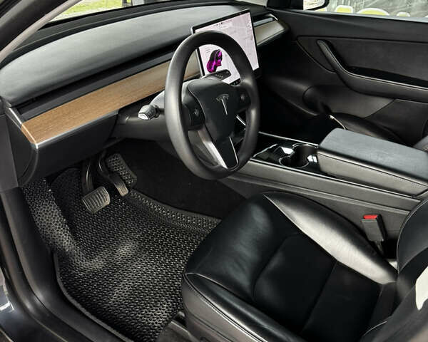Серый Тесла Model Y, объемом двигателя 0 л и пробегом 94 тыс. км за 23000 $, фото 8 на Automoto.ua