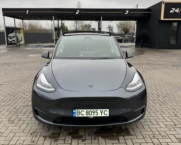 Серый Тесла Model Y, объемом двигателя 0 л и пробегом 63 тыс. км за 23900 $, фото 3 на Automoto.ua