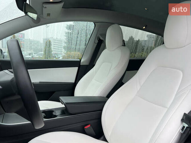 Сірий Тесла Model Y, об'ємом двигуна 0 л та пробігом 76 тис. км за 26850 $, фото 8 на Automoto.ua