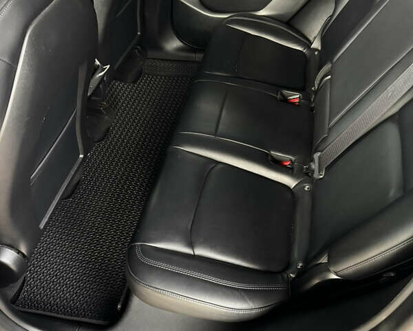 Серый Тесла Model Y, объемом двигателя 0 л и пробегом 94 тыс. км за 23000 $, фото 6 на Automoto.ua