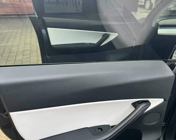 Серый Тесла Model Y, объемом двигателя 0 л и пробегом 117 тыс. км за 22000 $, фото 10 на Automoto.ua