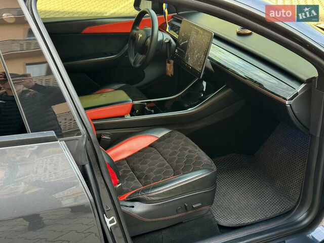 Серый Тесла Model Y, объемом двигателя 0 л и пробегом 100 тыс. км за 23000 $, фото 21 на Automoto.ua