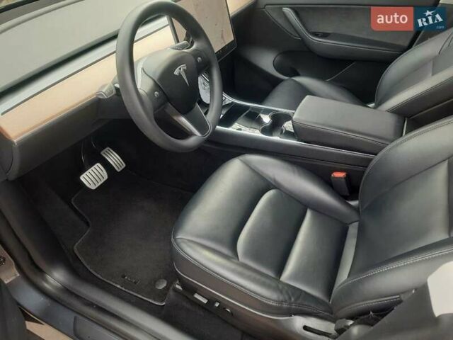 Серый Тесла Model Y, объемом двигателя 0 л и пробегом 48 тыс. км за 24900 $, фото 28 на Automoto.ua